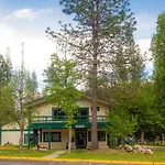 Yosemite Lakes Cabin 40